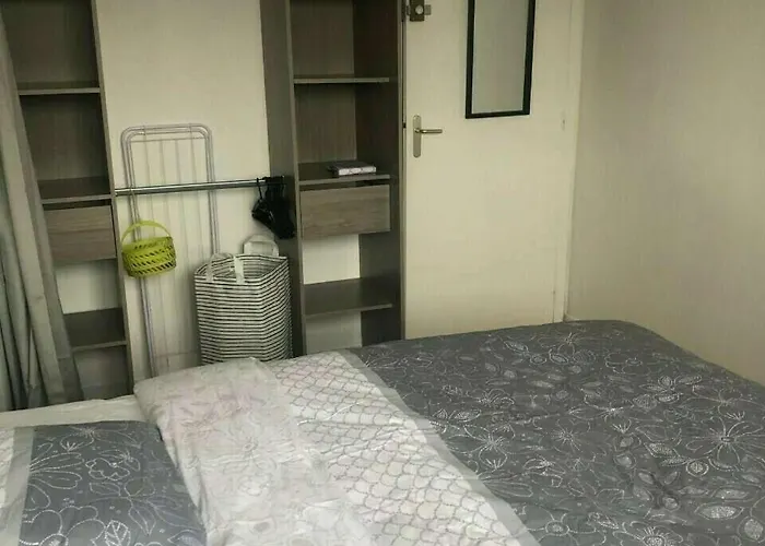 Private In Shared - Lormont- P4-5